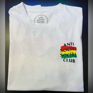 XL Anti Social T-shirt.